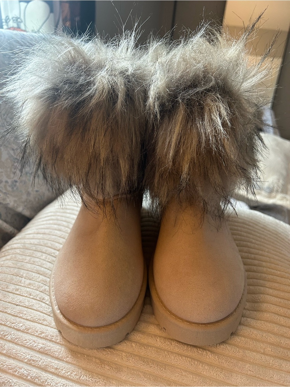 Rouge! Beige Faux Fur Cuff Winter Boots